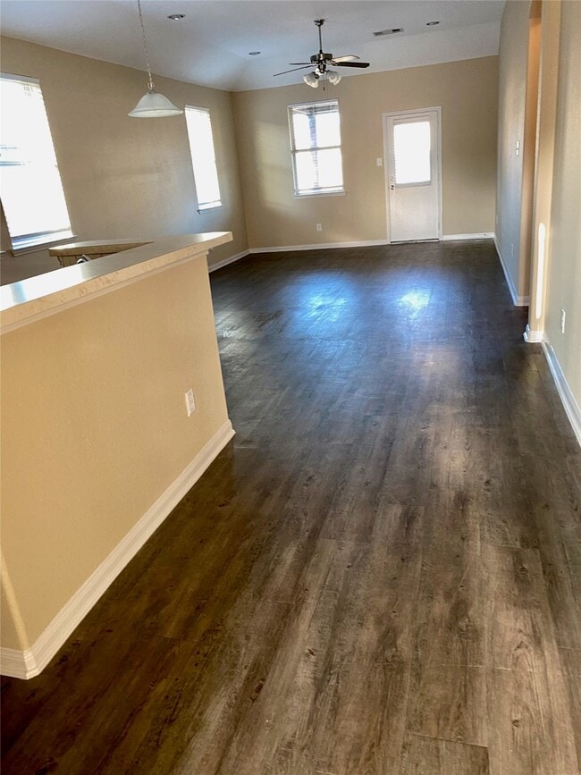 Building Photo - 15609 All Star Dr