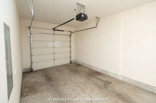 Building Photo - M140