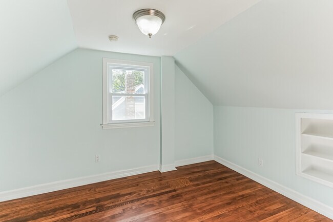 Building Photo - 1519 Boulevard