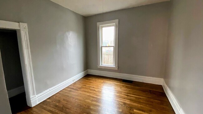 Building Photo - 641 Coit Ave NE