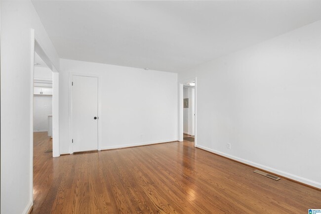 Building Photo - 724 Rose Dr