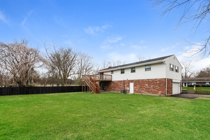 Building Photo - 9715 Stagecoach Dr S