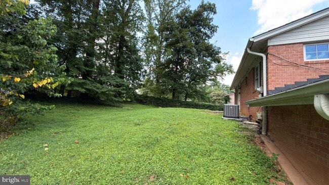 Building Photo - 5602 Kings Park Dr