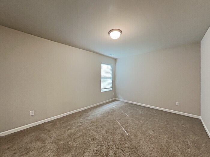Building Photo - 1054 Wedgewood Ct NE