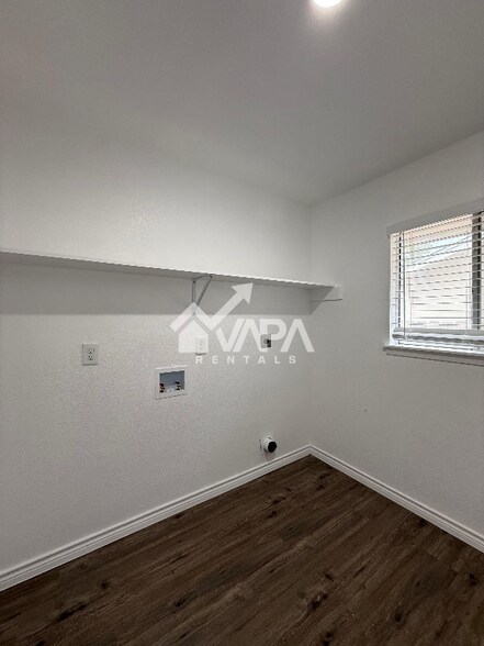 Building Photo - 11154 El Sendero St