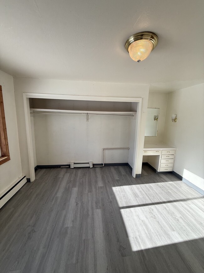 Building Photo - 829 17th Ave