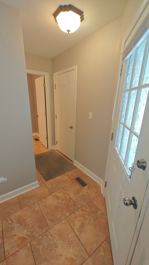 Building Photo - 1644 Orchard Ave