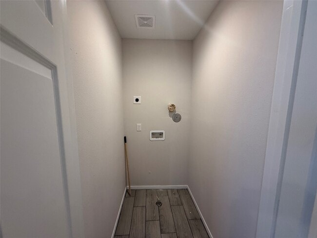 Building Photo - 5530 Hillman St