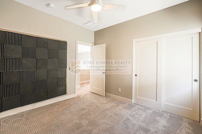 Building Photo - Amazing Rental in Lower Arcadia available ...