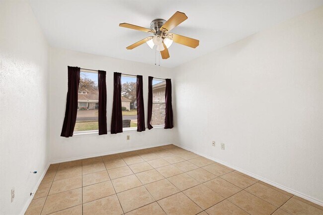 Building Photo - 801 Timber Trail