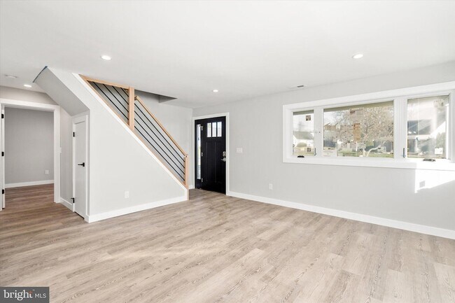 Building Photo - 92 Pennwood Dr