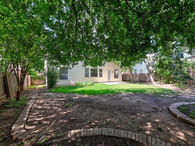 Building Photo - 1554 Homewood Cir