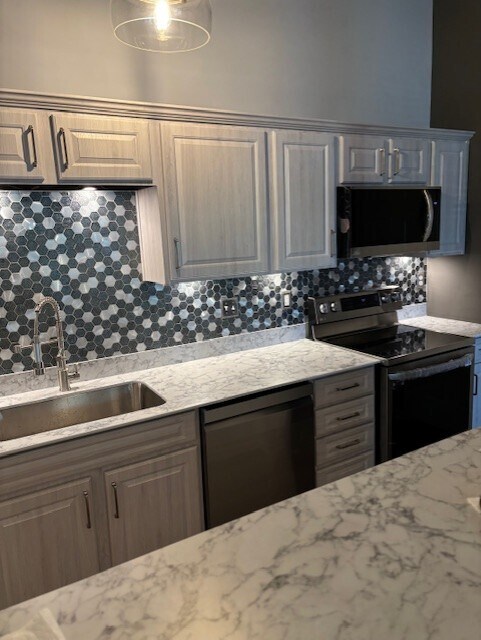 Building Photo - 743 Deering Rd