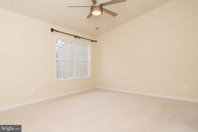 Building Photo - 3351 Beechcliff Dr