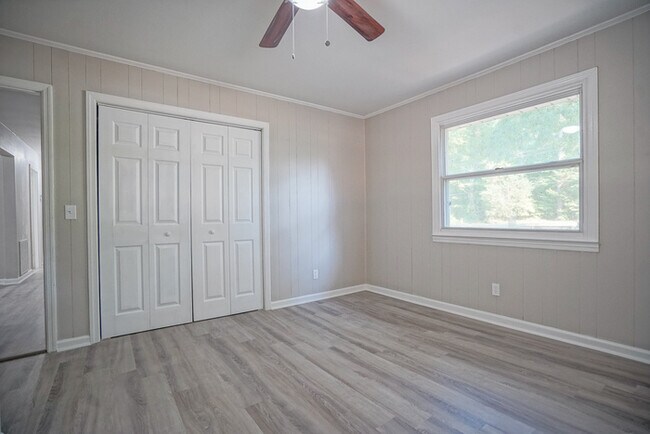 Building Photo - 246 Acorn Acres Rd