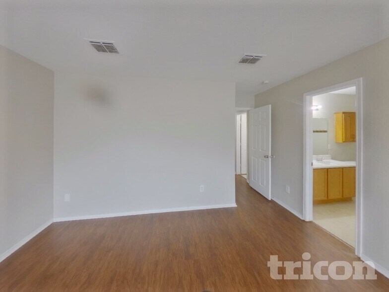Building Photo - 12630 Carpenter Ln