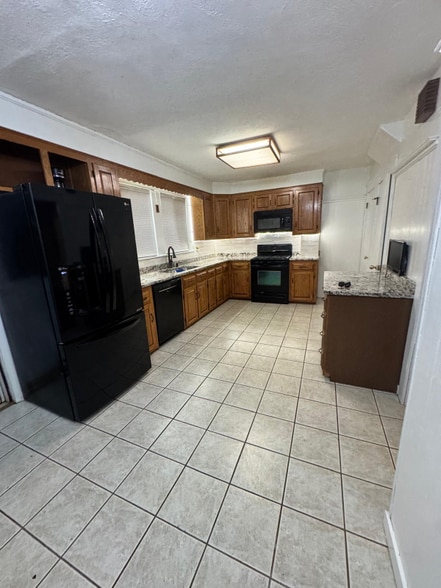 Building Photo - 14 E Prospect St