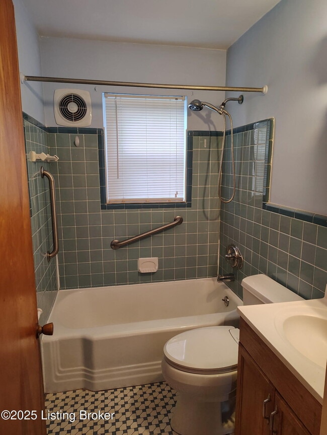 Building Photo - 4225 Norbourne Blvd