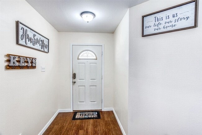 Building Photo - 5005 Village Stone Ct