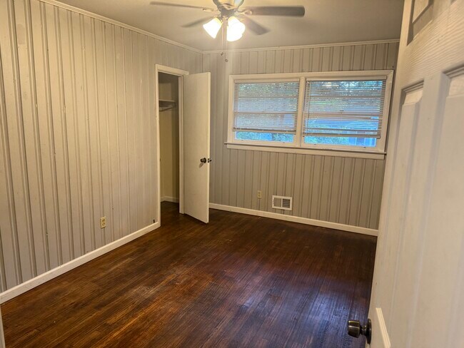 Building Photo - Elldale Haven