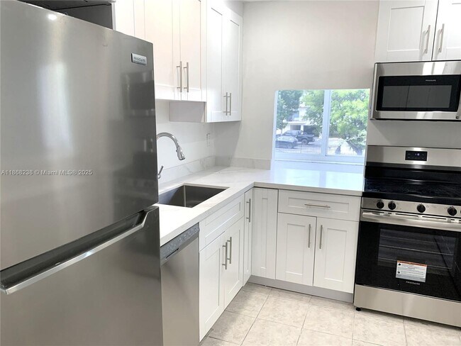 Building Photo - 250 180th Dr