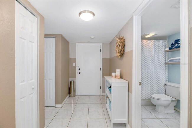 Building Photo - 51 Island Way