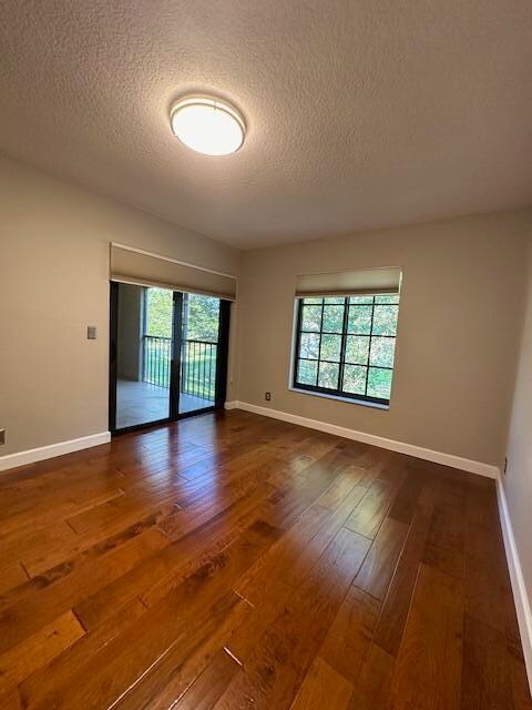 Building Photo - 301 Olivewood Pl