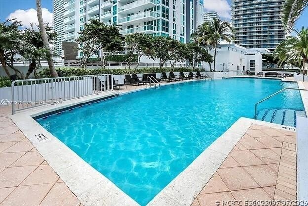 Building Photo - 1060 Brickell Ave