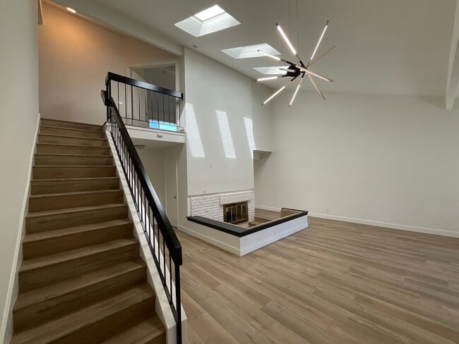 Building Photo - 4 Bedroom 3 Bath 2 Story Home With Family ...