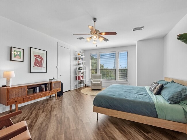 Building Photo - 3421 Gillespie St