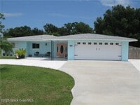 Building Photo - 3700 Bay St