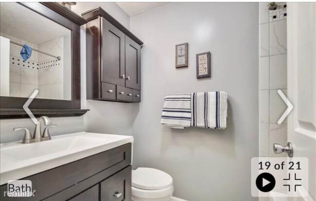 Building Photo - 1401 Golden Rod Ct
