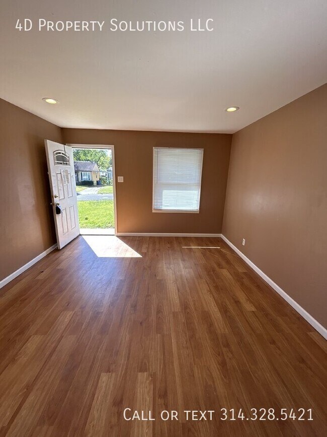 325 Caithness Rd 325 Caithness Rd St. Louis MO 63137 Apartment Finder