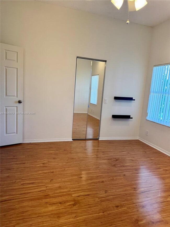 Building Photo - 815 Vista Meadows Dr