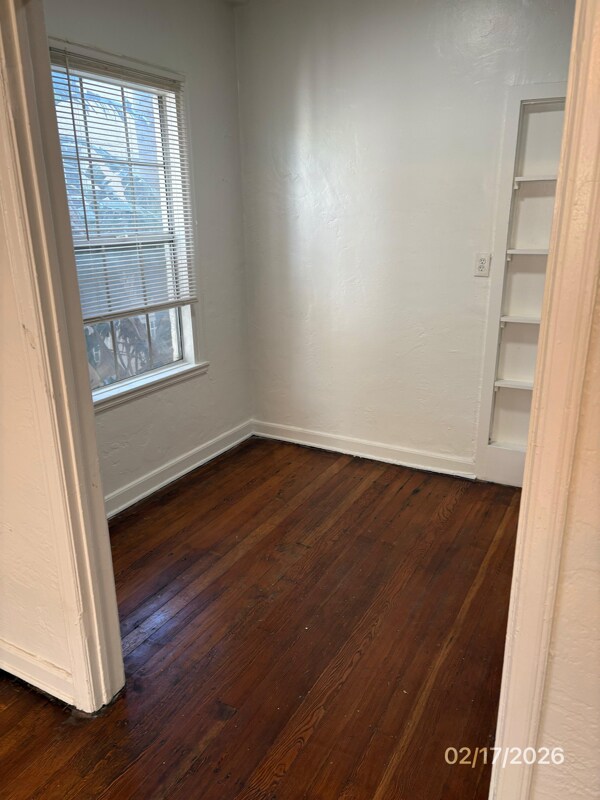 Building Photo - 1523 N McCadden Pl
