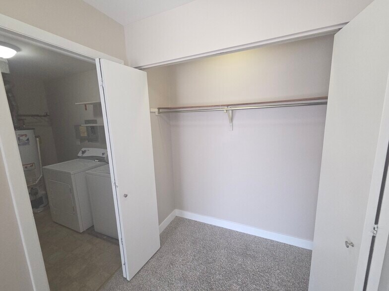Building Photo - 299 Pembridge Ln