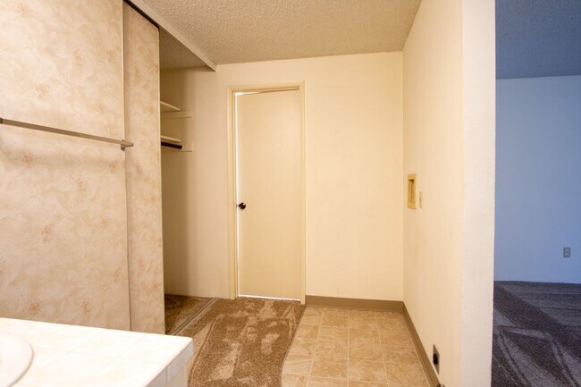 Building Photo - FREE RENT! Garden-Level 2 Bed 2 Bath with Large Patio, Parking, & W/D Hookups