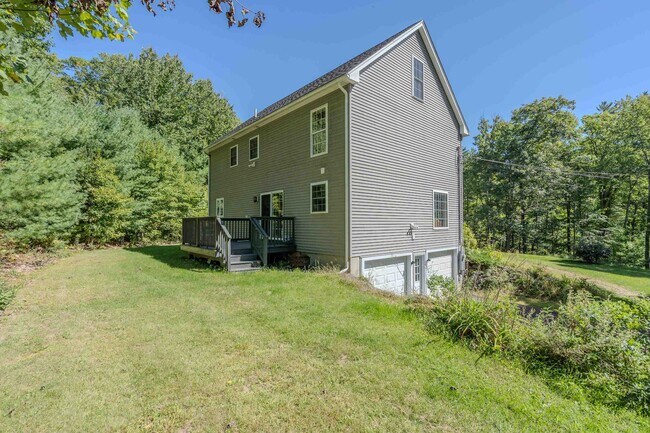 Building Photo - 53 Tan Rd