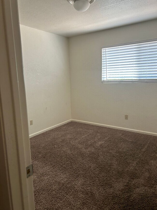 Building Photo - 1705 Carver Ct