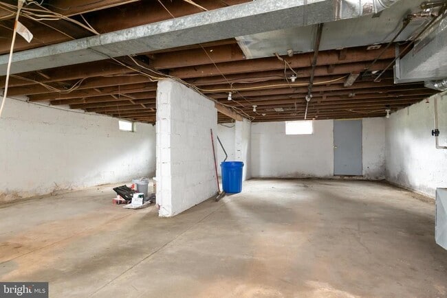 Building Photo - 145 Church Rd