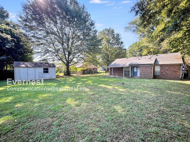 Building Photo - 3760 Heathcliff Dr