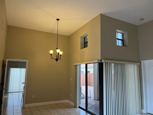 Building Photo - 619 SW 87th Pl