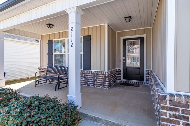 Building Photo - 4 Bedroom 2 Bath Canterbury Farms
