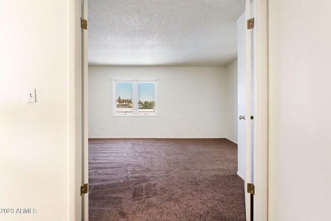 Building Photo - 4662 N 19th Ave