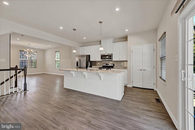 Building Photo - 10 Laurel Gate Ct