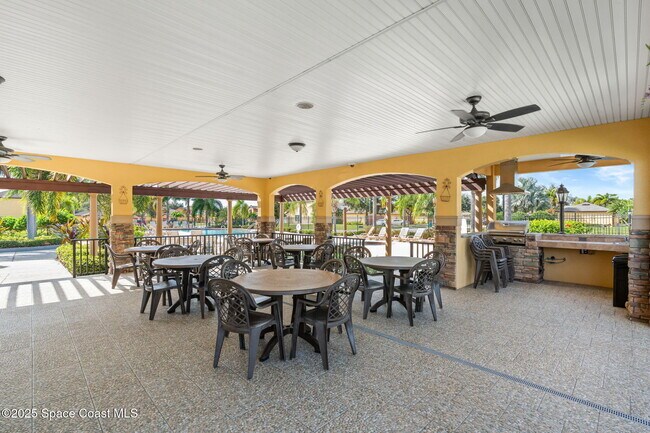 Building Photo - 1030 Luminary Cir