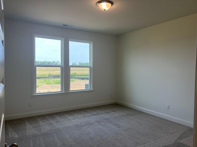 Building Photo - 225 Thomas Gage Dr