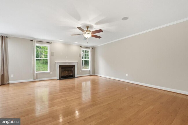 Building Photo - 42240 Hiddenwood Ln