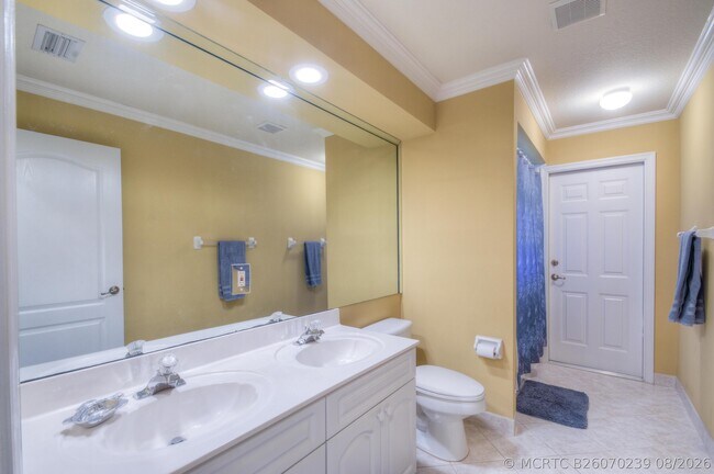 Building Photo - 2962 Bolton Ct