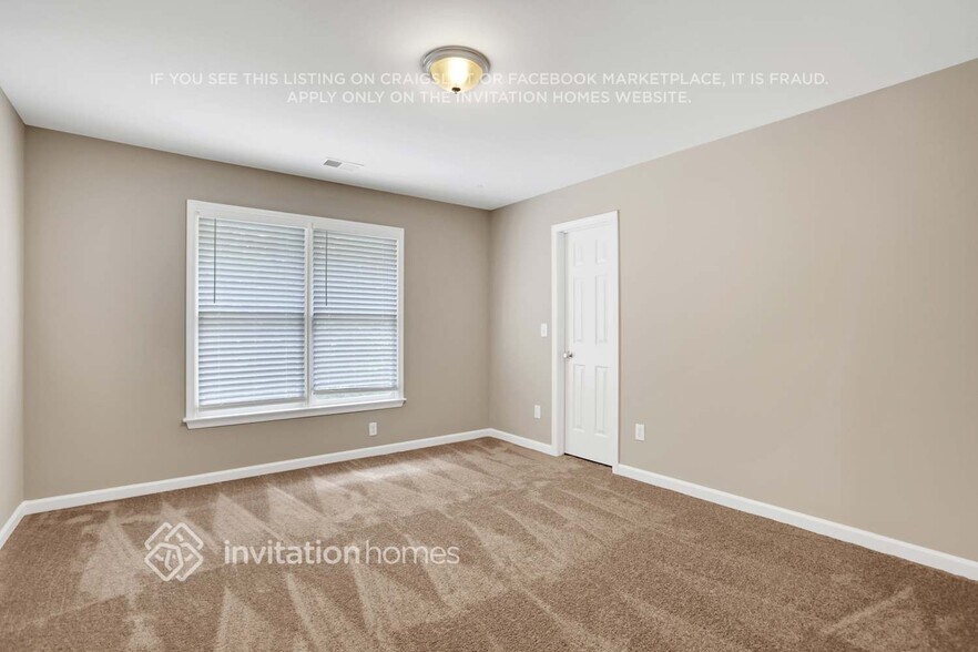 Building Photo - 87 Golden Aster Trce